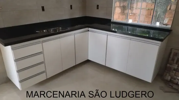 "armario de cozinha de baixo da pia" - Armários e Guarda-Roupas no Brasil