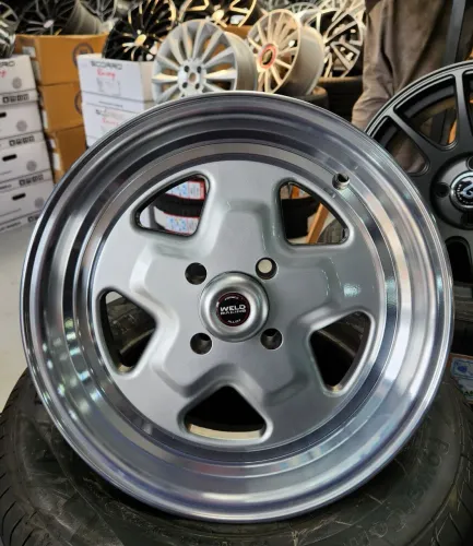 Jogo de rodas Weld Pro Star aro 15 4x100
