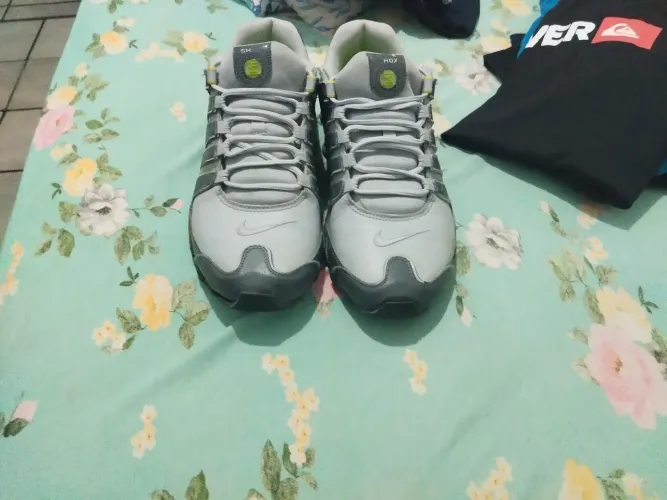 ?Nike Shox Cinza 43 - Bom Estado!