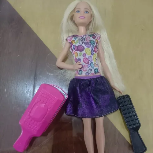 Boneca Barbie Ondas e Cachos anos 2010
