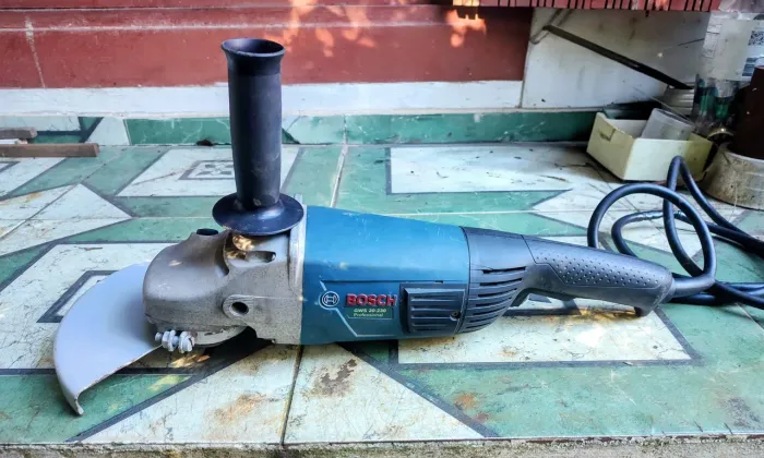 Esmerilhadeira Bosch GWS 20-230