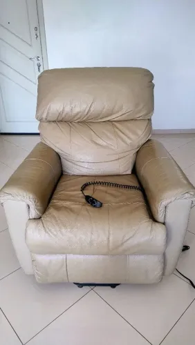 Poltrona elétrica reclinável 110w couro legítimo