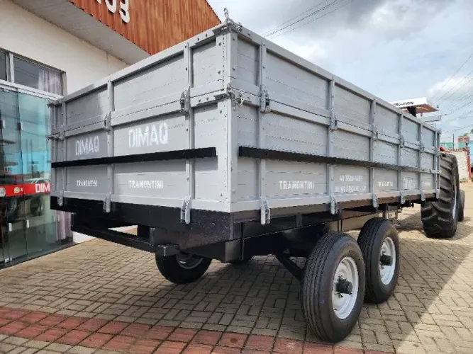 Carreta Agrícola de Madeira Tramontini 6 Toneladas Nova, c/ Sobregrade, Pneus Novos.