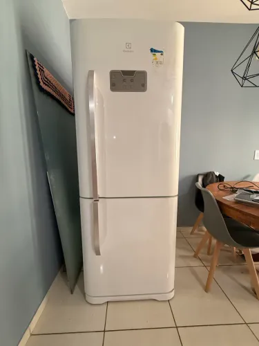 Refrigerador Electrolux Bottom Freezer Inverter 454L Branco 127V IB53