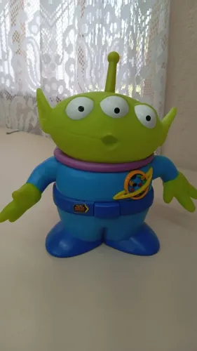 Alien Disney store 
