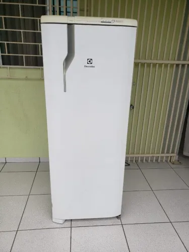 Torro Refrigerador Frost Free Electrolux 110 Volts Usado Com Defeito Leia o Anúncio 