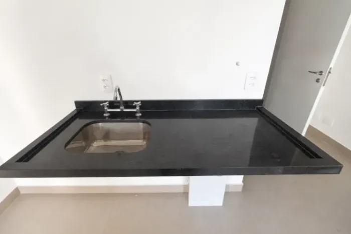 Pia de Cozinha 136x61cm Granito São Gabriel