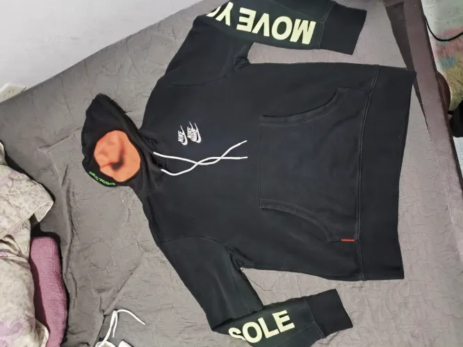 Moletom Nike World Tour