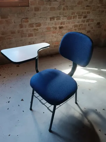 Cadeira Escolar com Prancheta