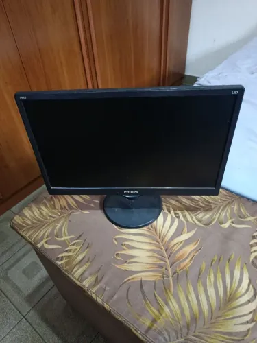 Monitor Philips LCD Fullhd VGA ótimo estado sem cabo de força