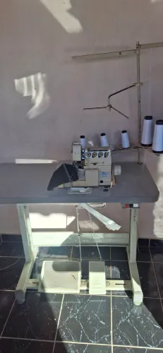 Máquina de Costura Interloque ou interlock