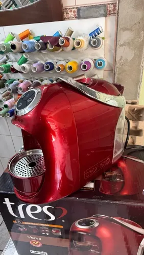 Máquina de café Multibebidas Três corações