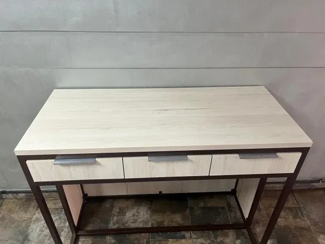Balcão de loja de shopping - estrutura metálica + MDF - com gaveta de dinheiro