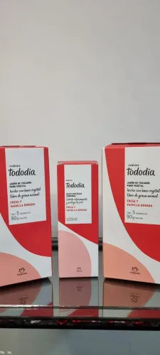 kit natura tododia 2 caixas de sabonete 4 un + 1 óleo corporal fresa y vainilla dorada