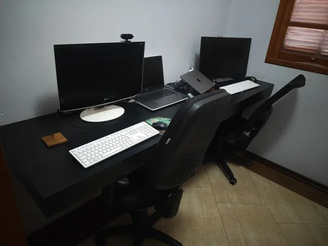 Mesa Suspensa de Computador 2,10m Preta