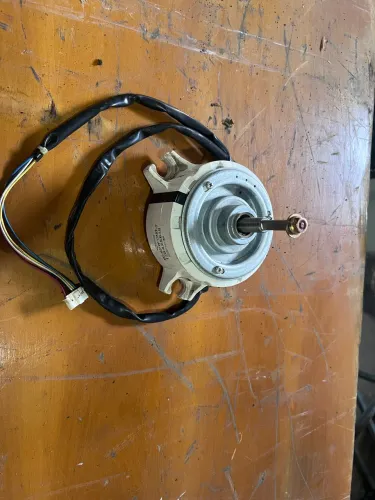 MOTOR VENTILADOR HITACHI