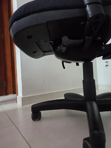 Cadeira de escritório usada