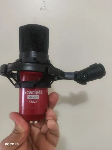 microfone condensador Scarlett Studio