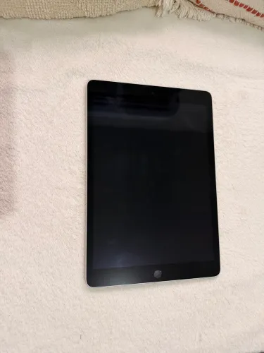 IPAD 9 (acompanha capas e caneta)