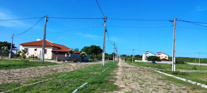 CONDOMÍNIO FECHADO ALAMEDA DOS BOUGANVILLES  / CAPONGA