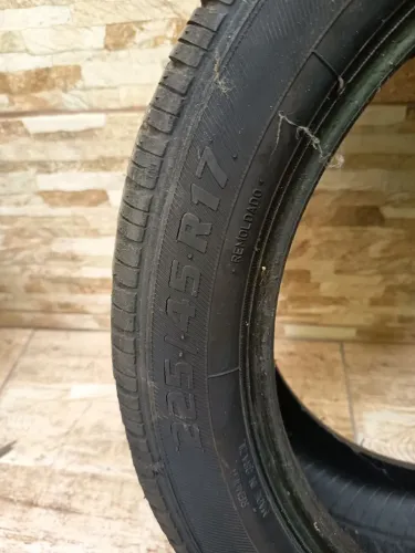 Vendo pneu 225/45 r17