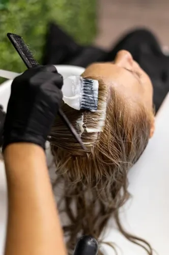 Faço tintura de cabelo e escova promoção 45