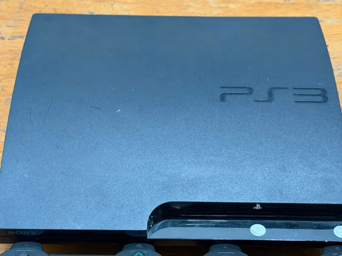 Ps3 com defeito (saindo fumaça quando conecta na tomada)