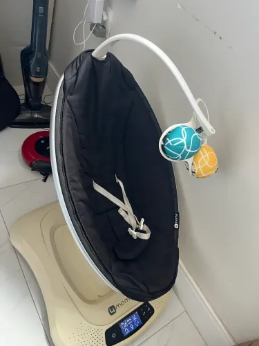 Cadeira de balanço mamaroo 4 moms