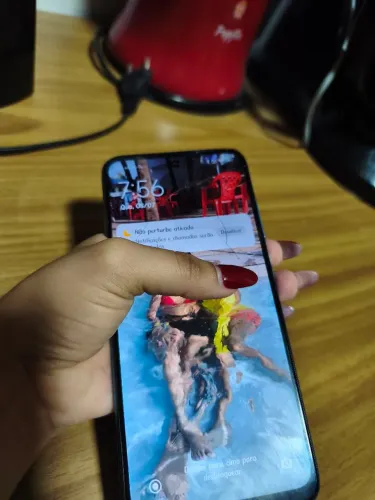 Celular com defeito