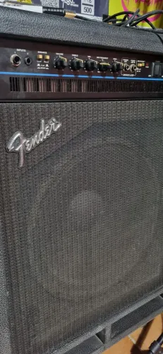 Ampli de baixo Fender BXR 300C
