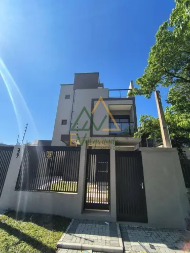 Sobrado à venda no bairro Novo Mundo em Curitiba/PR