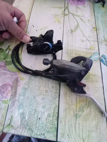 Par de freio hidráulico shimano com passador (valor unitário)
