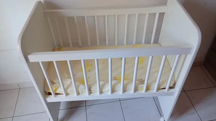 Berço novo com colchão