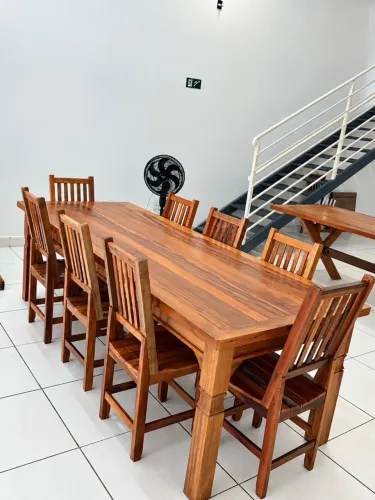 Conjunto mesa 2,5m x 1m + 8 cadeiras modelo Ana Hickmann