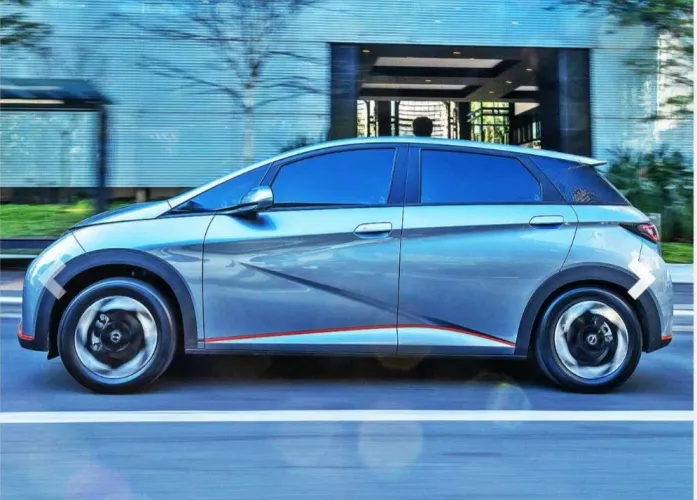 BYD Dolphin EV (Elétrico) 2025