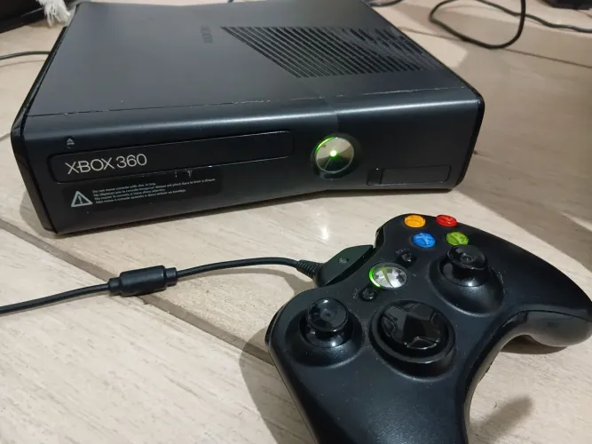 Xbox 360 slim RGH3.0 + LTU2 + HD250GB + CONTROLE E FONTE ORIGINAL