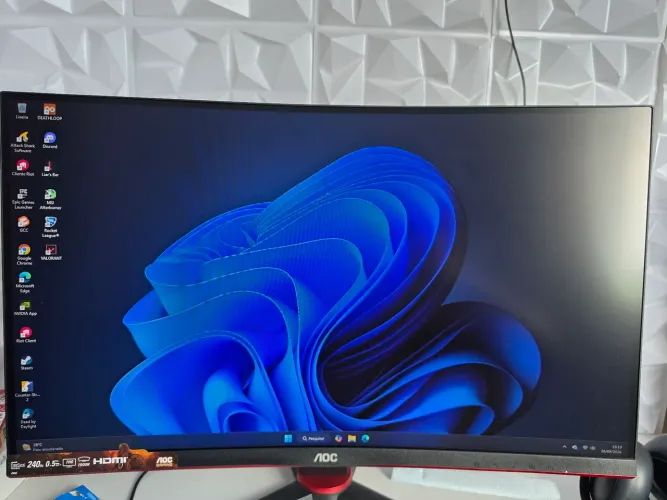 Monitor aoc curvo legend 27 240HZ