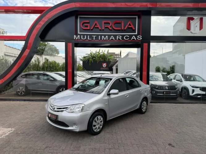 Toyota Etios X Sedan 1.5 Flex 16V 4P Mec. 2013