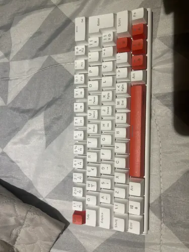 Teclado 60% pcyes switch red