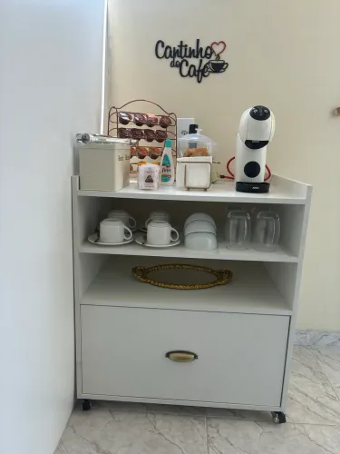 Vende-se hack para cantinho do café 