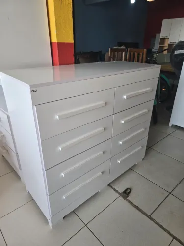 Comôda 100%mdf com 8 gavetas valor 870 reais
