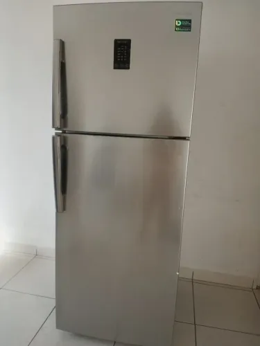 Vendo Geladeira sansung Frost Free, gelado muito, top, Faço entrega.!@7!!