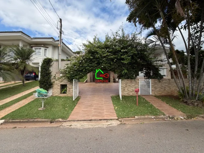 Casa em condomínio em Vinhedo-SP, 6 quartos, 1 suíte, 2 salas, 4 banheiros, 2 vagas de gar