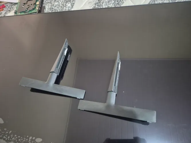 Par de pedestais para TVs Samsung