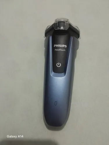 Barbeador elétrico Philips bivolts