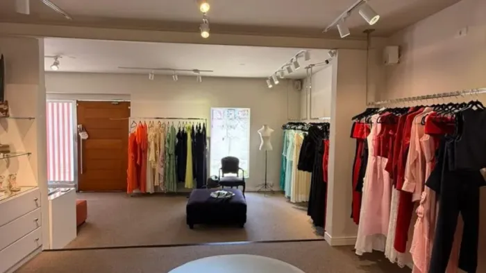 Boutique de Moda Feminina com Montagem Impecável à Venda 