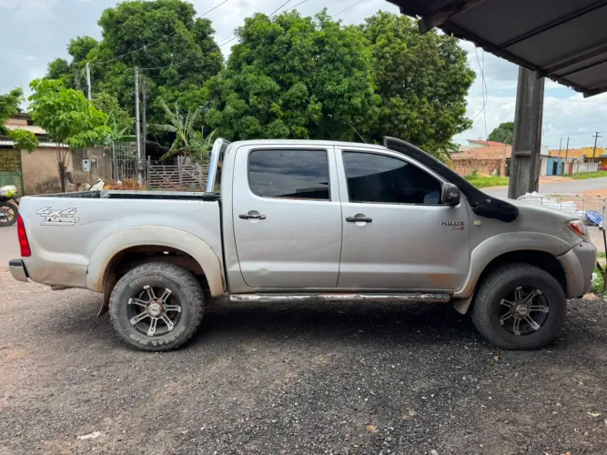 Toyota Hilux CD D4-d 4X4 2.5 16V 102cv TB Dies. 2006