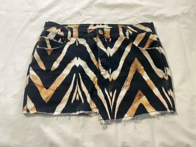 Saia jeans lança perfume TAM 42
