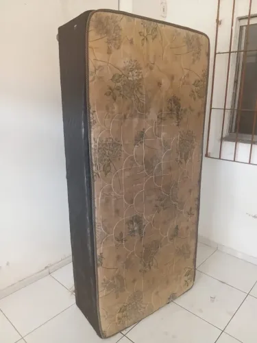 Cama box de solteiro