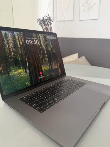 Macbook Pro 2018| i7| 16GB RAM | 512 SSD